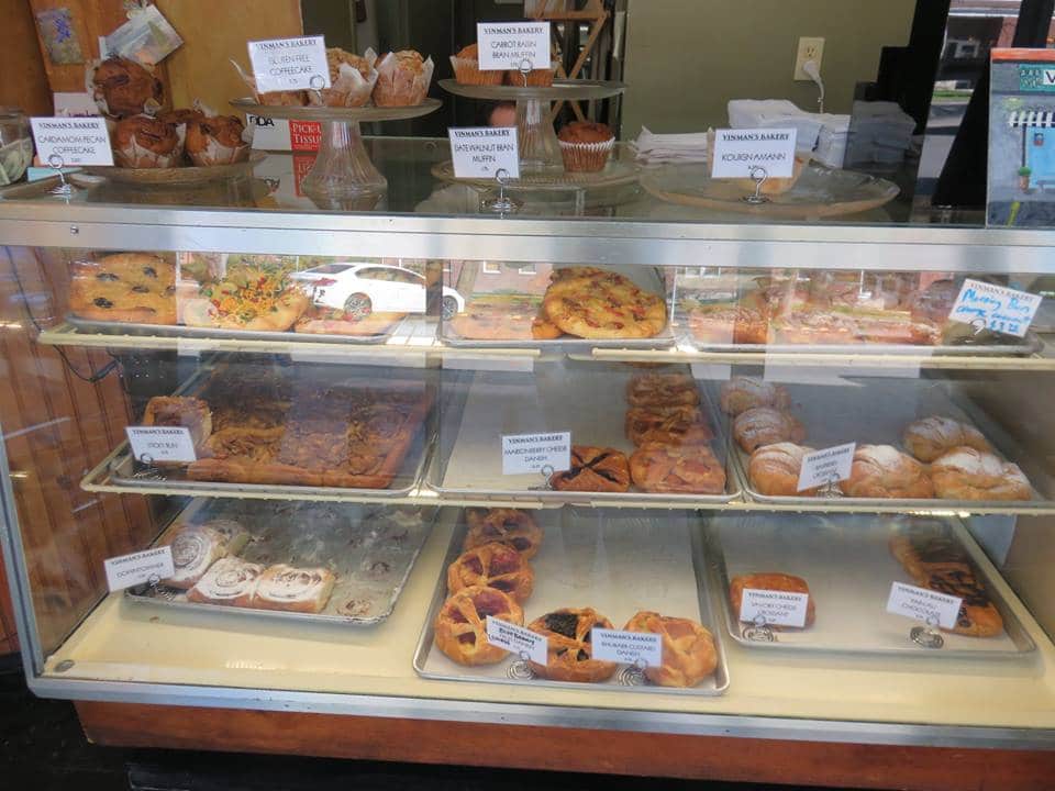 Vinman's Bakery pastry case
