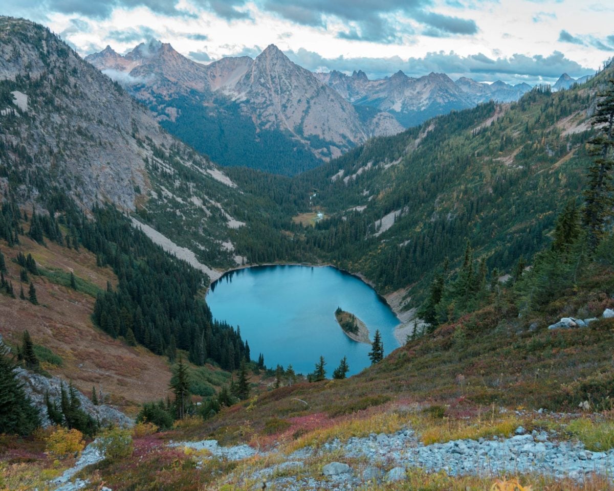 lake ann from maple pass