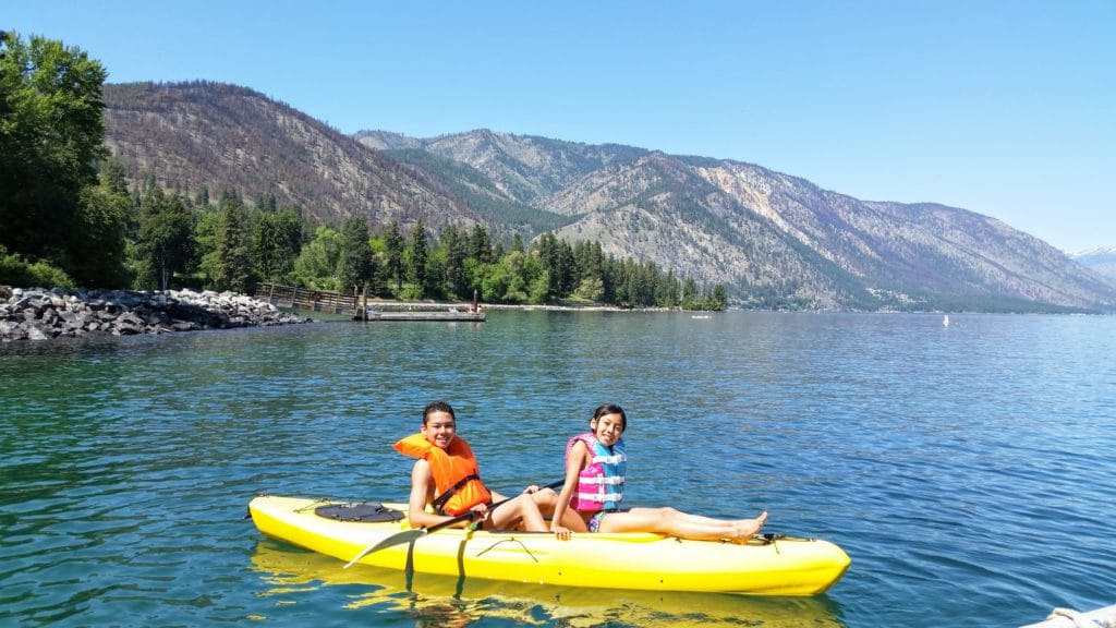 kayaking at lake chelan