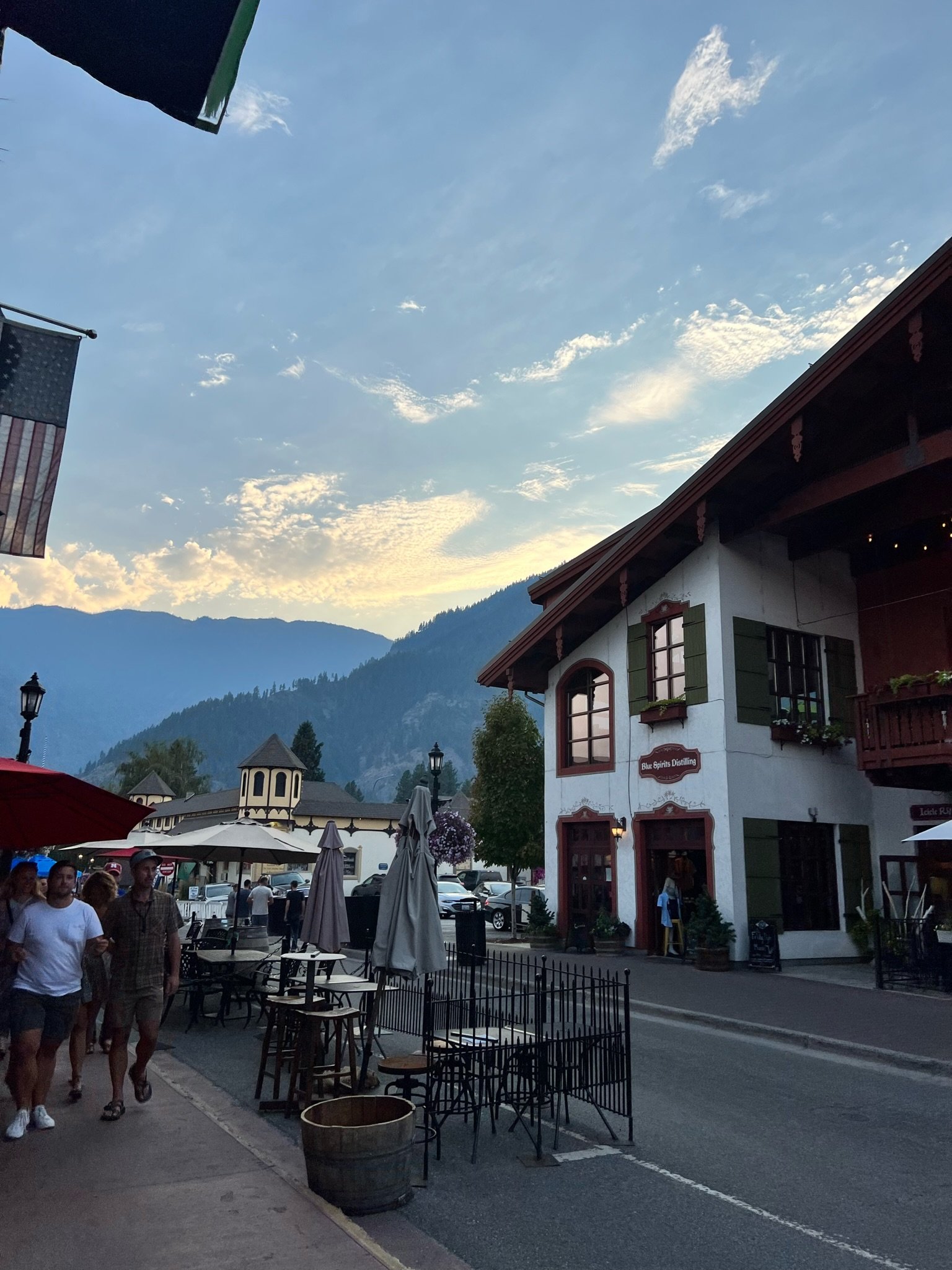Leavenworth-businesses downtown Leavenworth