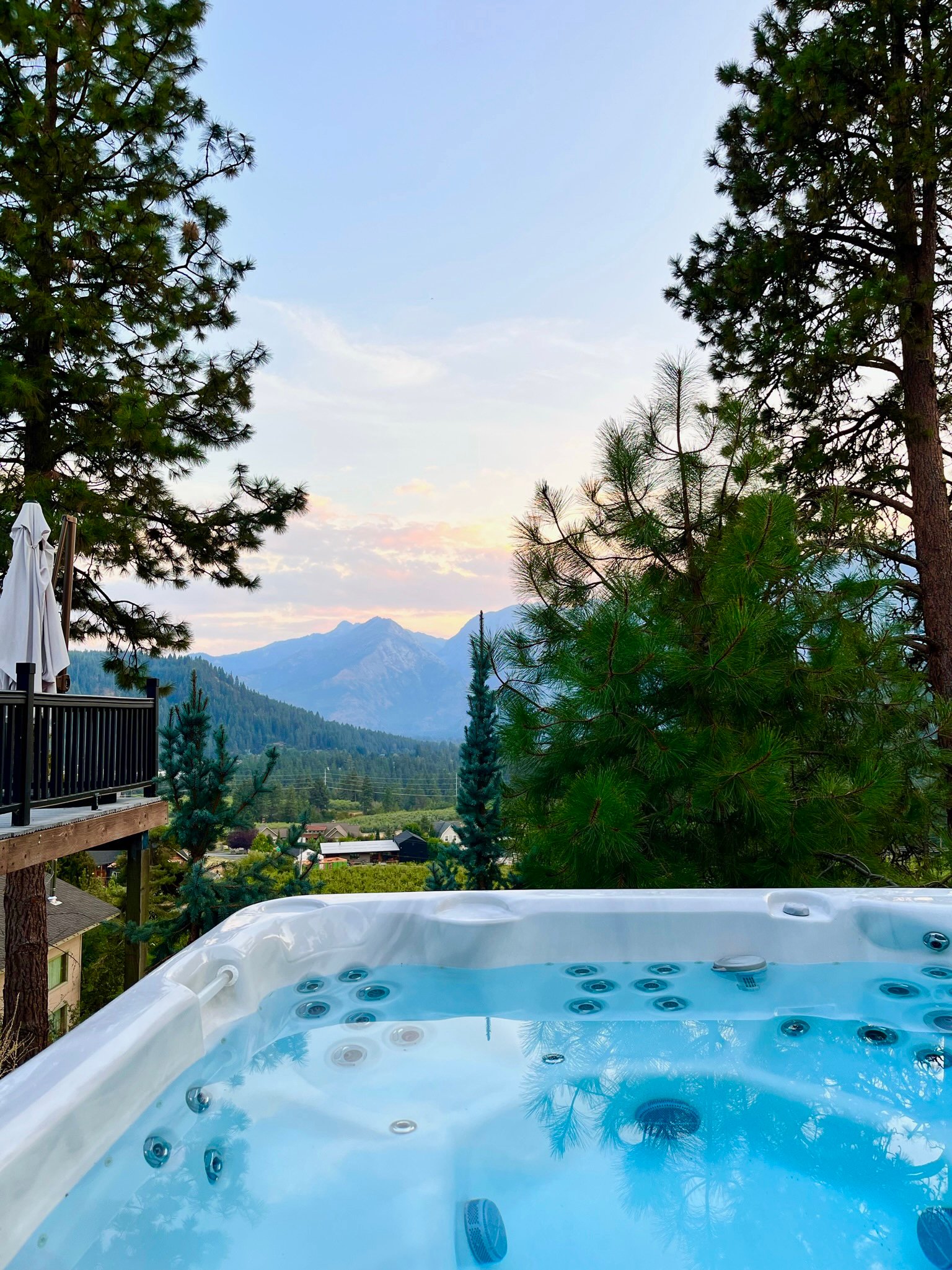 Leavenworth-hot-tub hot tub in Leavenworth