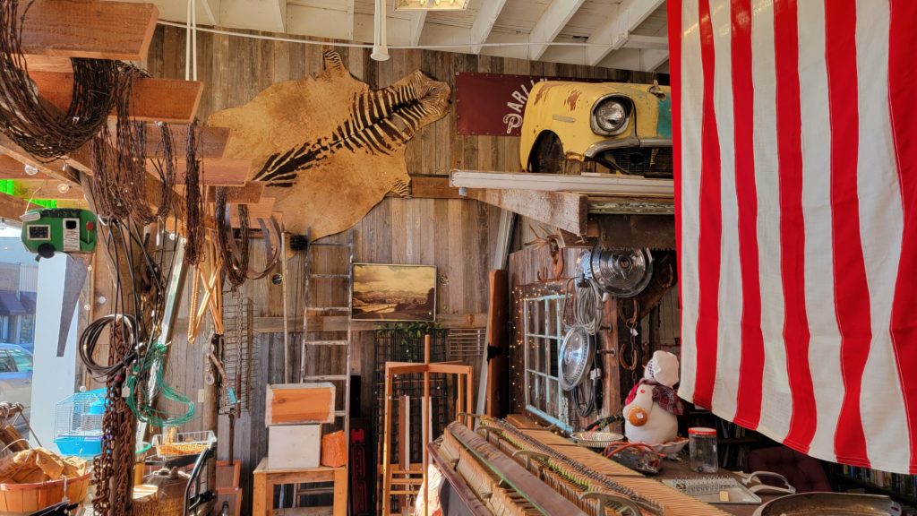 Inside Arlington Pickers shop