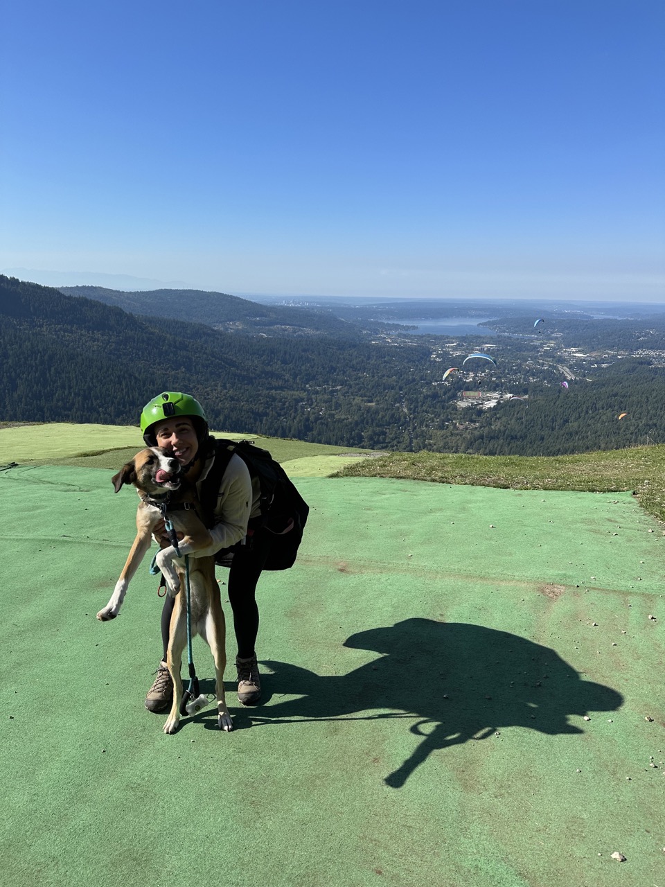 paragliding in washington with dog