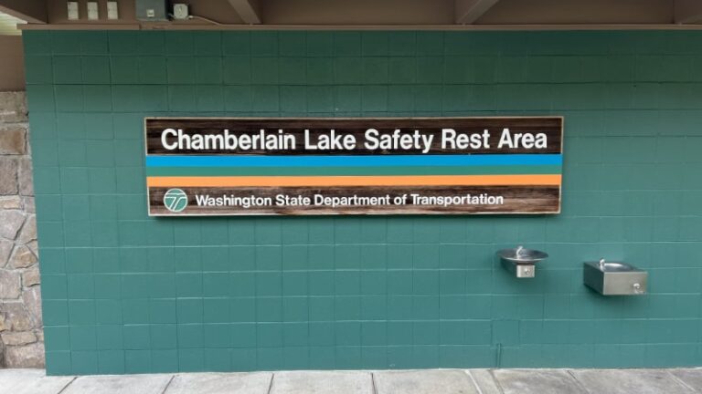Chamberlain Lake Rest Area SR 14 Multidirectional Sign