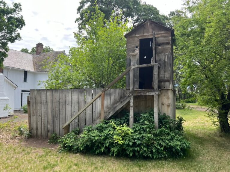 Building at Fort Simcoe Historical State Park