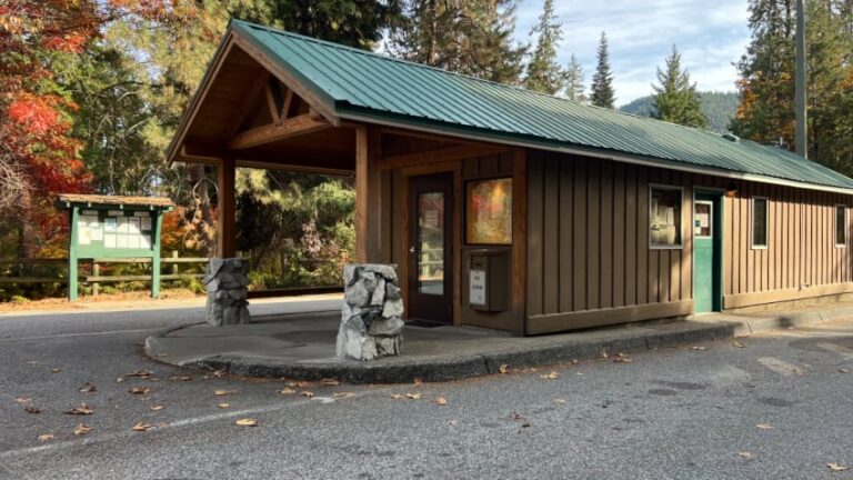Lake Chelan State Park Entrance
