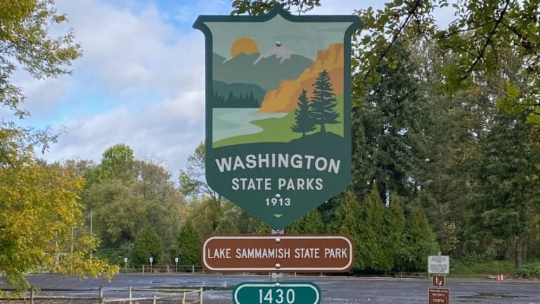 Lake Sammamish State Park Sign