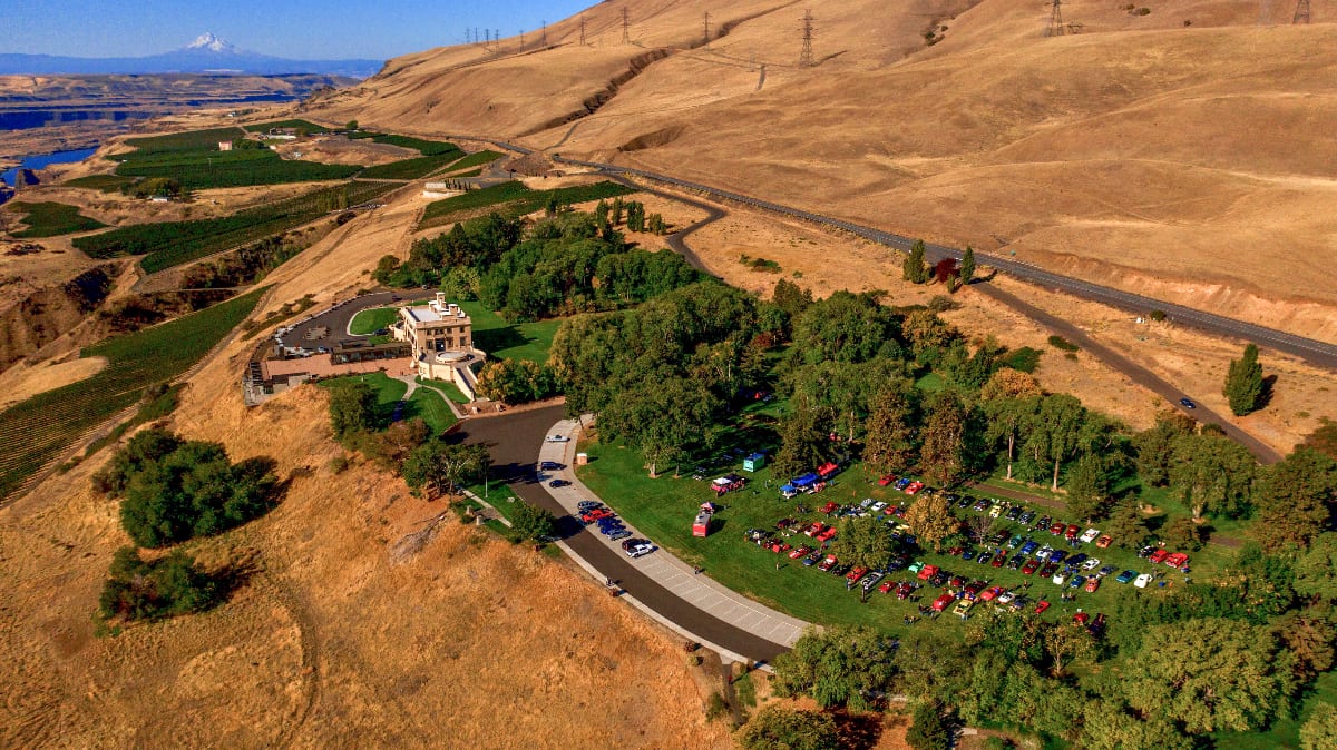 Car show field at the Maryhill Museum of Art with Columbia River Gorge backdrop, Concours de Maryhill 2026