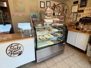 509 Bake House Pastry Case Cle Elum Washington