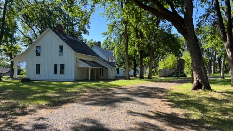 Fort Simcoe State Park Officers Quarters