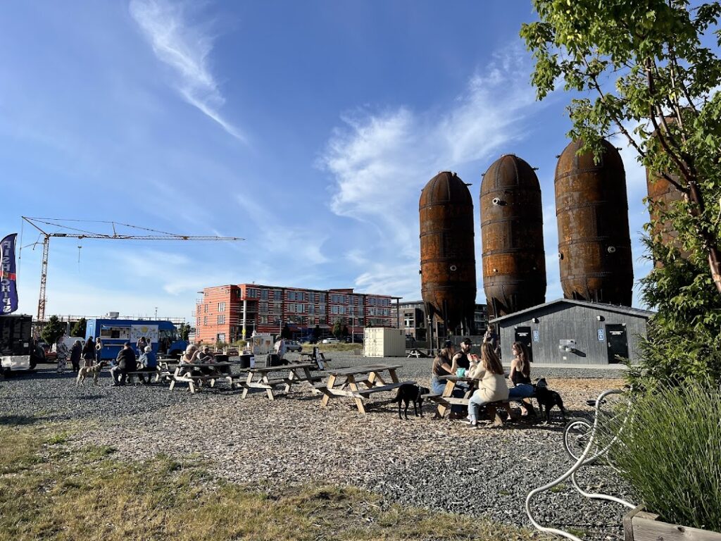 Kulshan Brewing Co – Trackside Beer Garden