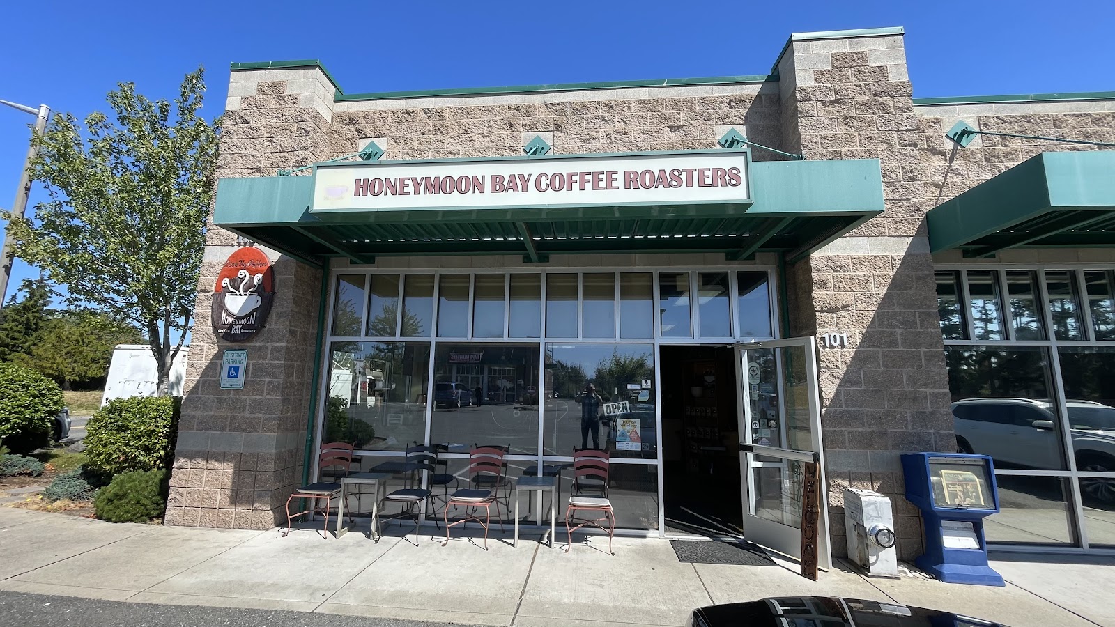 Honeymoon Bay Coffee Roasters in Oak Harbor, Washington
