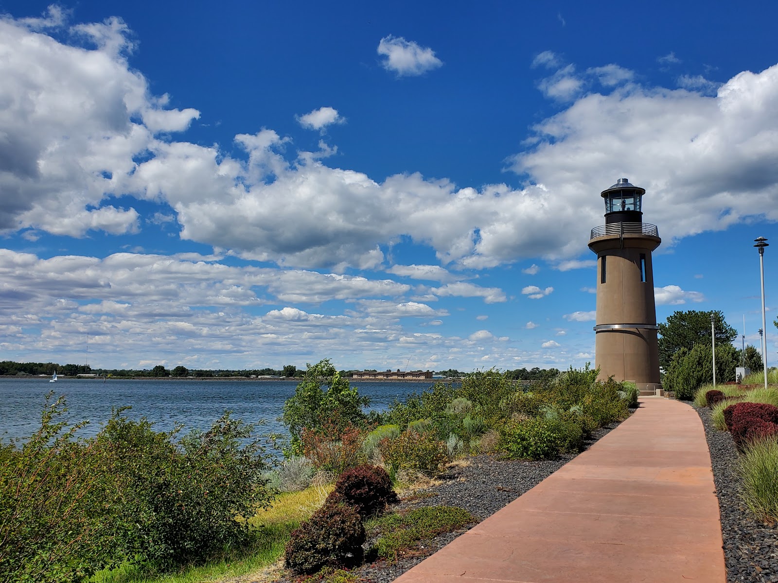 Clover Island Lighthouse: A Working Light on the Columbia
