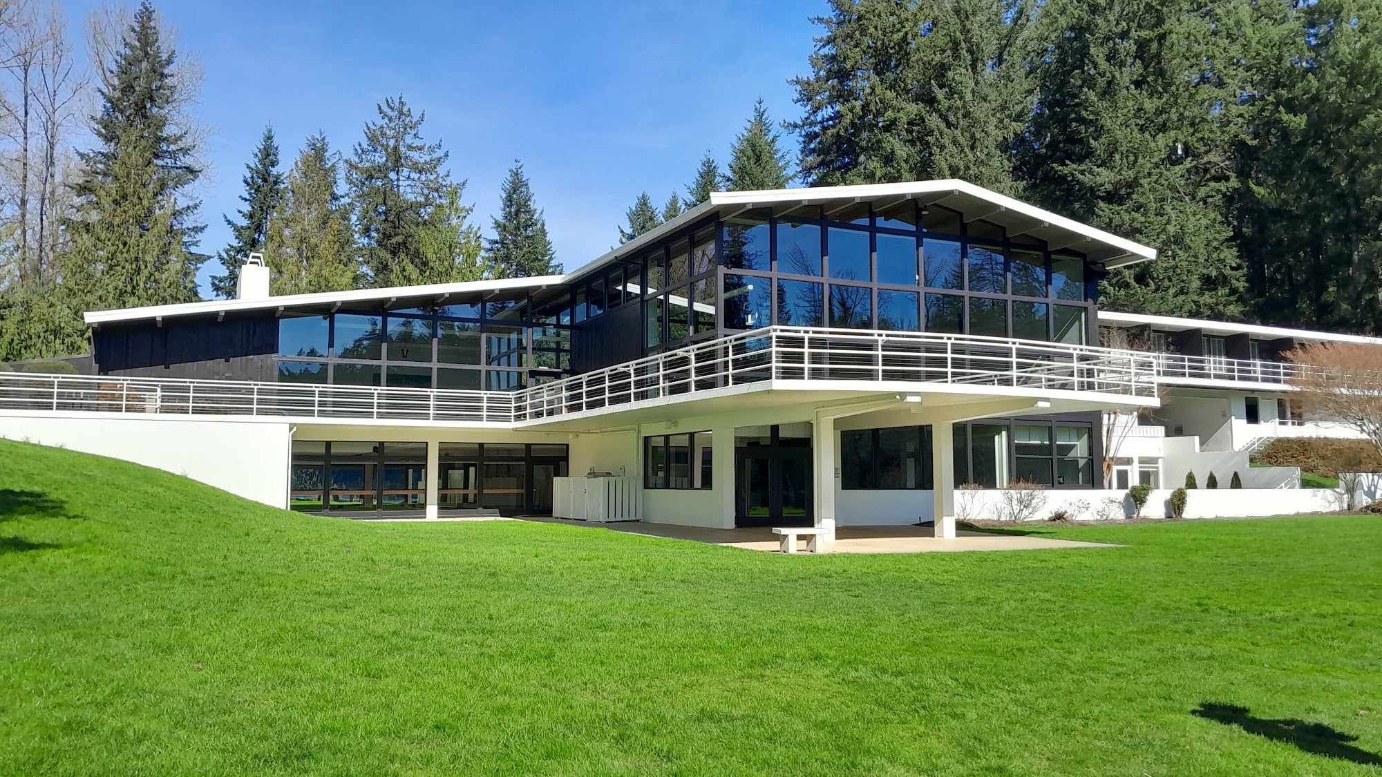 Lake Wilderness Lodge: The 1950 Modernist Lodge That Won a National Honor Award
